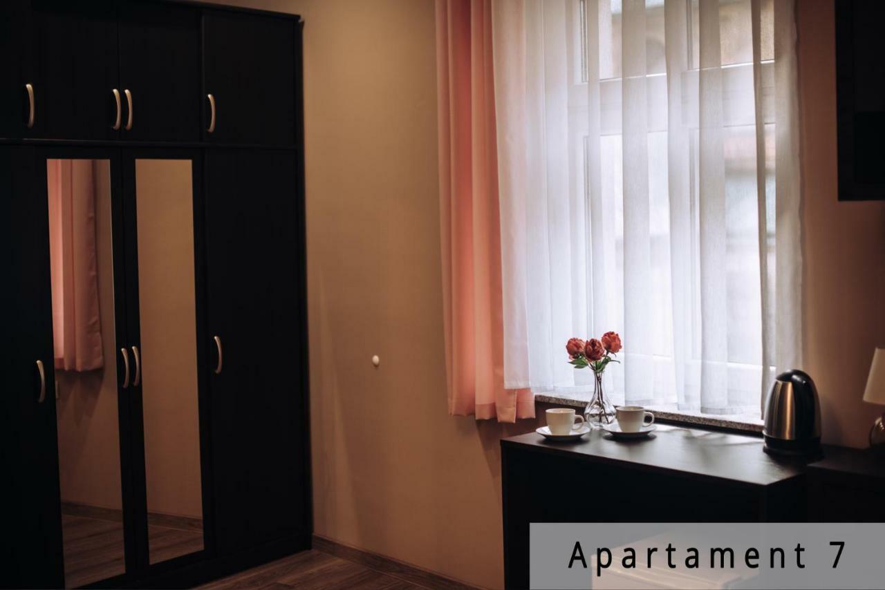 Willa Przy Czarnej Bramie Klodzko Bagian luar foto